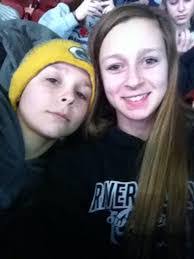 Taylor Knutson's Instagram, Twitter & Facebook