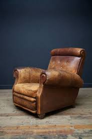 50 Cozy Leather Chair Designs To Complete Your Room Decor Chair Chairdesign Chairdecorations Leather Chair Leather Lounge Metal Dining Chairs