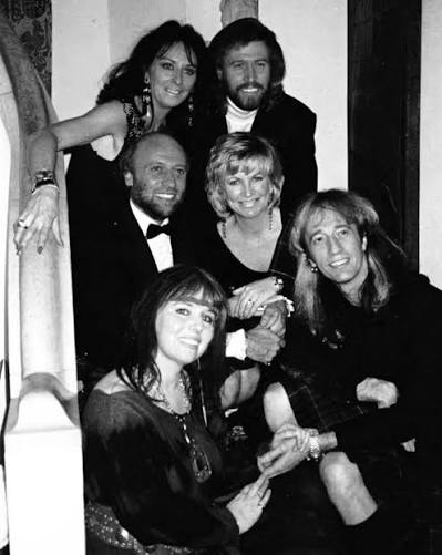Legends, love, and laughter! ✨ A timeless moment with family and friends.  Can you feel the music in this picture? ❤️🎶 #BeeGees #musiclegend  #familylove #timelessmemories #iconicmoments #beegees #70s #80sMusic #music  #insta #instagram #