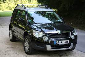 The skoda karoq takes the place of the old yeti in the czech brand's suv range. Der Olwechsel Am Skoda Yeti Karoq Kosten Ole Infos