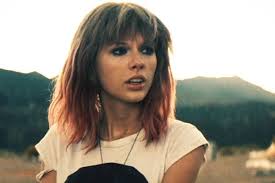 I Knew You Were Trouble When You Walked In Taylor Swift Spirals Out Of Control In I Knew You Were Trouble Taylor Swift Music Videos Taylor Swift Music Taylor Swift Hair