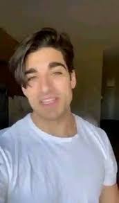 Andrew Decoster's Instagram, Twitter & Facebook