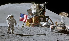 Setelah misi apollo 11, ketertarikan amerika serikat untuk melakukan penerbangan ke bulan menurun. 6 Fakta Tentang Pendaratan Apollo 11 Di Bulan Yang Dirahsiakan Amerika Iluminasi