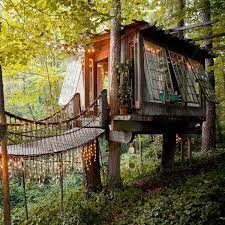 Look through treehouse pictures in different colors and styles and when you find some. 50 Diy Treehouses Made From Reclaimed Materials