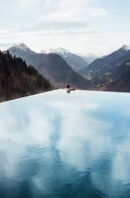 Superbe Boutique Hotel Dans Les Dolomites Sud Tyrol Italie Merano Wonderful Boutique Hotel And His Infinity Pool In The D Travel Places To Travel Hotel Pool