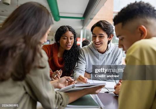 1.915.118 fotos de Estudiante - Getty Images