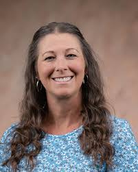 Jennifer Heinze's Instagram, Twitter & Facebook