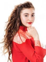 Kara Trimble's Instagram, Twitter & Facebook