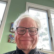 Cassandra Peterson (Ahora 73) permanece activa y ya ha aparecido en más de  120 películas y programas de televisión. #elviramistressofthedark #elvira  #mistressofthedark #goth #cassandrapeterson