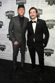 Kurt busch led 15 other nascar drivers down broadway to 1st avenue for what many fans called a magical, but smoky sight. Photos Nascar Stars Shine Brightly On Nashville Red Carpet Nascar Com