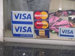 Trabalhando com informática desde os primórdios da computação! Identidade Visual Das Empresas Visa Mastercard E Rede Shop Em Forma De Adesivos Afixados A Uma Vitrine De Loja Os Adesivos In Visa Mastercard Mastercard Gum