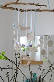 Fruhlingsdeko Aus Lufttrocknendem Ton Basteln Basteln Fruhling Deko Diy Osterschmuck Basteln Fruhling