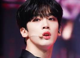 Kim Yo Han thần tượng V (BTS), từng giành được nhiều thành tích Taekwondo