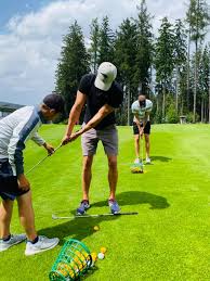 Gleich vier schlaggewinnen auf den drei bahnen 15 bis 17 und nur 30 schlägen auf den back nine zunächst sogar solo geführt. Olympia Golfclub Igls Startseite Facebook