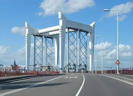 Deze brug wordt ook wel de dordtse brug, de zwijndrechtse brug of het hemelbed genoemd. Transportband Voor Fietsen Op Zwijndrechtse Brug Dordrecht Net