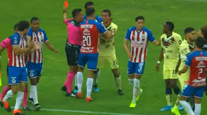 Tras someter a giovani dos santos a una primer evaluación médica, el jugador presenta una herida en el cuádriceps del muslo derecho. El Pollo Briseno Recibio Una Doble Sancion Despues De Lesionar A Giovani Dos Santos Infobae