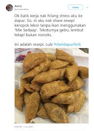 Resepi keropok lekor 500 gram isi ikan kembung 1/2 sudu teh garam 2 cawan tepung ubi kayu 1 cawan tepung gandum 3 ulas. Lebih 16k Shares Lelaki Ini Kongsi Resipi Keropok Lekor Guna Mi Sedap Menariknya