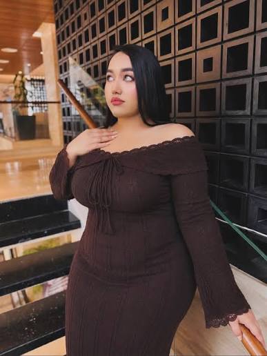 Monica nude photo 3