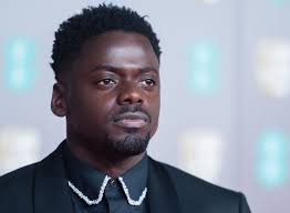 Black mirror yabancı dizi izle, black mirror tüm bölümleri ve sezonları türkçe altyazılı izle. Netflix Signs Up Black Mirror Star For New Supernatural Thriller