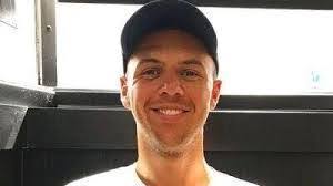 Dora Randall's Instagram, Twitter & Facebook