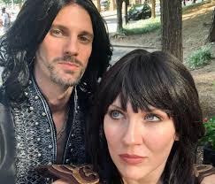 Yesterday was the 30 year air date anniversary of S1:E1 of Xena: Warrior  Princess! It was so much fun to cosplay as her for the first time at  @dragoncon in Atlanta last