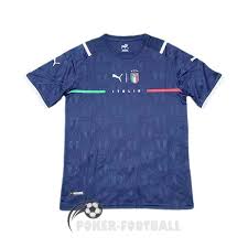 Le maillot extérieur italie euro 2020 a été modifié, il est blanc et italia est écrit au centre. Les Ventes Maillot Italie Pas Cher 2021 2022 Poker Football