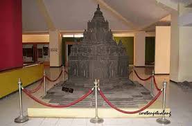 Often held exhibition for javanese traditional culture (e.g. Tiket Masuk Dan Jam Buka Museum Ronggowarsito Koleksi Lengkap