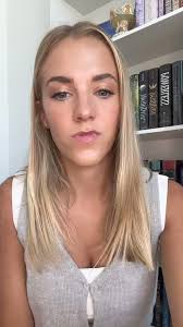 Literally can’t get it to focus but it’s fine #weddingring #goldweddingring  #weddingtok, #reels #reelsviral #reelsvedio #reelsfb