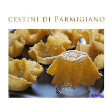 La cialda di parmigiano è un'idea diversa per servire le vostre insalate e dare un tocco in più anche a quelle più semplici. Cestini Di Parmigiano Supermercati Tosano