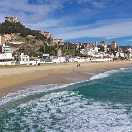 Montgat (Playas y Paseo Marítimo): Escapada Costera y Ambiente Local