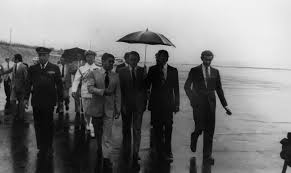 Seja ela de que forma for. Chegada Do Presidente Da Republica General Ramalho Eanes Ao Aeroporto Das Lajes Na Ilha Terceira Catalogo Coletivo Arquivos