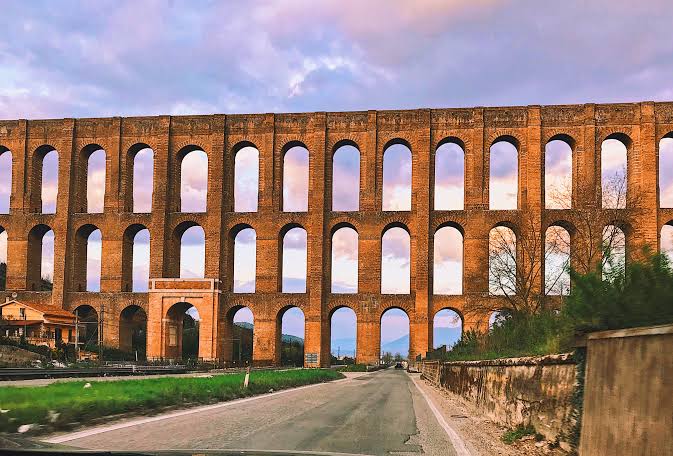 Acquedotto Carolino e Ponti della Valle di Maddaloni - Visit Campania