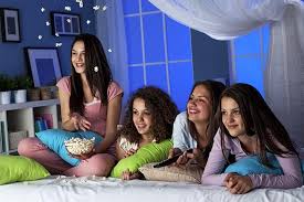 Si vas a reunirte con preadolescentes, adolescentes o jóvenes puedes. 15 Impresionantes Juegos De Fiesta De Pijamas Para Preadolescentes