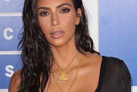 The kardashians are known for many things, but pretty high up on the list—perhaps right after selfies—is their love of makeup. Um Did Kim Kardashian Not Realize She Forgot To Wear Pants On The Red Carpet Shefinds