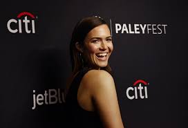 Why smiley face emojis should never be used in work emails. Celebrity Entertainment The Cast Of This Is Us Brought Their Tv And Real Life Families Together At Paleyfest Popsugar Celebrity Photo 6