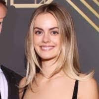 Darcy Brooker's Instagram, Twitter & Facebook