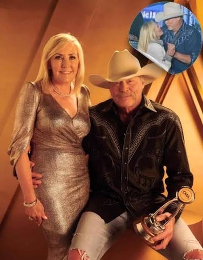 Alan Jackson and his wife, Denise, recently celebrated their 45th anniversary!