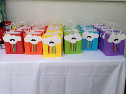 Baby 1st Birthday Goodie Bag Ideas Pin By Belinda Machado On Nixon 1st Birthday Party Diy Rainbows Moustaches 2013 Party Bags Kids Birthday Party Places Rainbow Theme Party