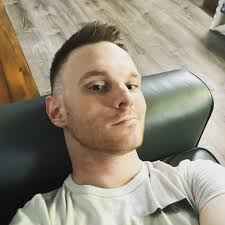 LGBTQ-friendly bars and nightlife in the area?