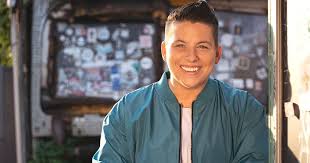 Aber dafür, dass die schlagersängerin so gar keine lust auf bewegung hat, scheint ihre. Das Emotionalste Album Von Kerstin Ott Queer De