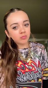 Julie Marez's Instagram, Twitter & Facebook