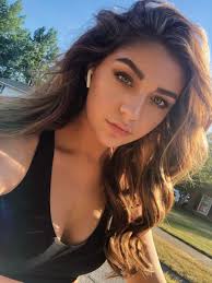 She commenced her first relationship dating fellow social media star, kian lawley (best friend of jc caylen). Andrea Russett On Twitter Bike Ridin Baby