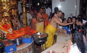 Spotted Salman Khan At Siddhivinayak After Jai Ho Crosses Rs 100 Cr Mark Photos News Firstpost Daisy shah is a bollywood actress. jai ho crosses rs 100 cr mark