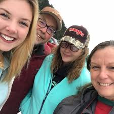 Where to find handmade quilts for Christmas?