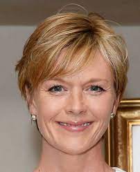 Julie Etchingham Short Hair Styles Pixie Hair Styles Short Hair Styles
