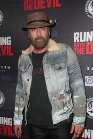 Despite never marrying, nicolas and actress christina fulton had weston coppola cage in 1990. Nicolas Cage Unrecognisable With Beard And Dirty Jacket At Premiere Of His New Film Mirror Online