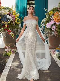 Even words for objects without (obvious) masculine or feminine characteristics like 'bridge' or 'rock' can be masculine or feminine. Brautkleider Trends 2018 Das Sind Die 100 Schonsten Kleider