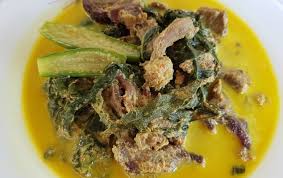 Sebetulnya kalau mahu menyediakan masak lemak yang sedap, kita perlu menggunakan santan segar yang pekat. Daging Salai Masak Lemak Cili Padi Undang Selera Makan Zonasuri