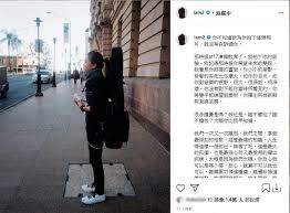Jun 26, 2021 · 黃耀明（明哥）早前（6月16日）度過59歲生日，好友何韻詩約他食飯切蛋糕慶祝。阿詩在社交平台上載合照，感慨留言︰「呢啲時勢，每次見面都係先無奈苦笑，跟住都係嗰句：『我哋要見多啲啊。』見面時講吓八卦、笑吓、擁抱吓、互相嘲諷吓、無聊吓、互相關心吓、到入夜講吓自己心底嘅迷思. ç›§å‡±å½¤é€ä¸–å…©å'¨å¹´æž—äºŒæ±¶é»ƒè€€æ˜Žigç™¼æ–‡æ‚¼æ•…å‹ 20200805 Showbiz æ˜Žå ±olç¶²