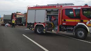 Maybe you would like to learn more about one of these? Foto Video Filmat Live Accident Teribil In Ungaria 9 Romani Au Murit DupÄƒ Ce Microbuzul In Care Se Aflau S A Izbit De Un Camion Ziarul Unirea